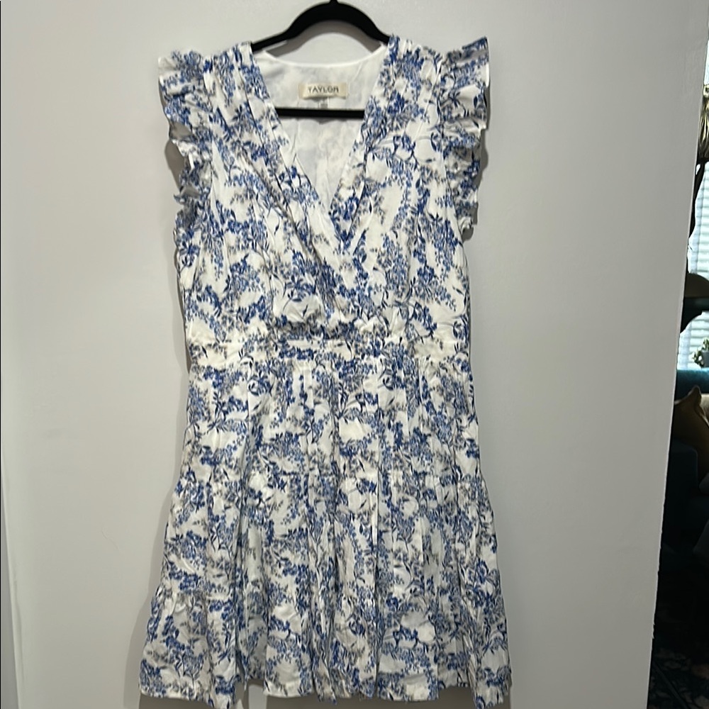 NWT Taylor Blue and White Floral mini summer Dress- XL